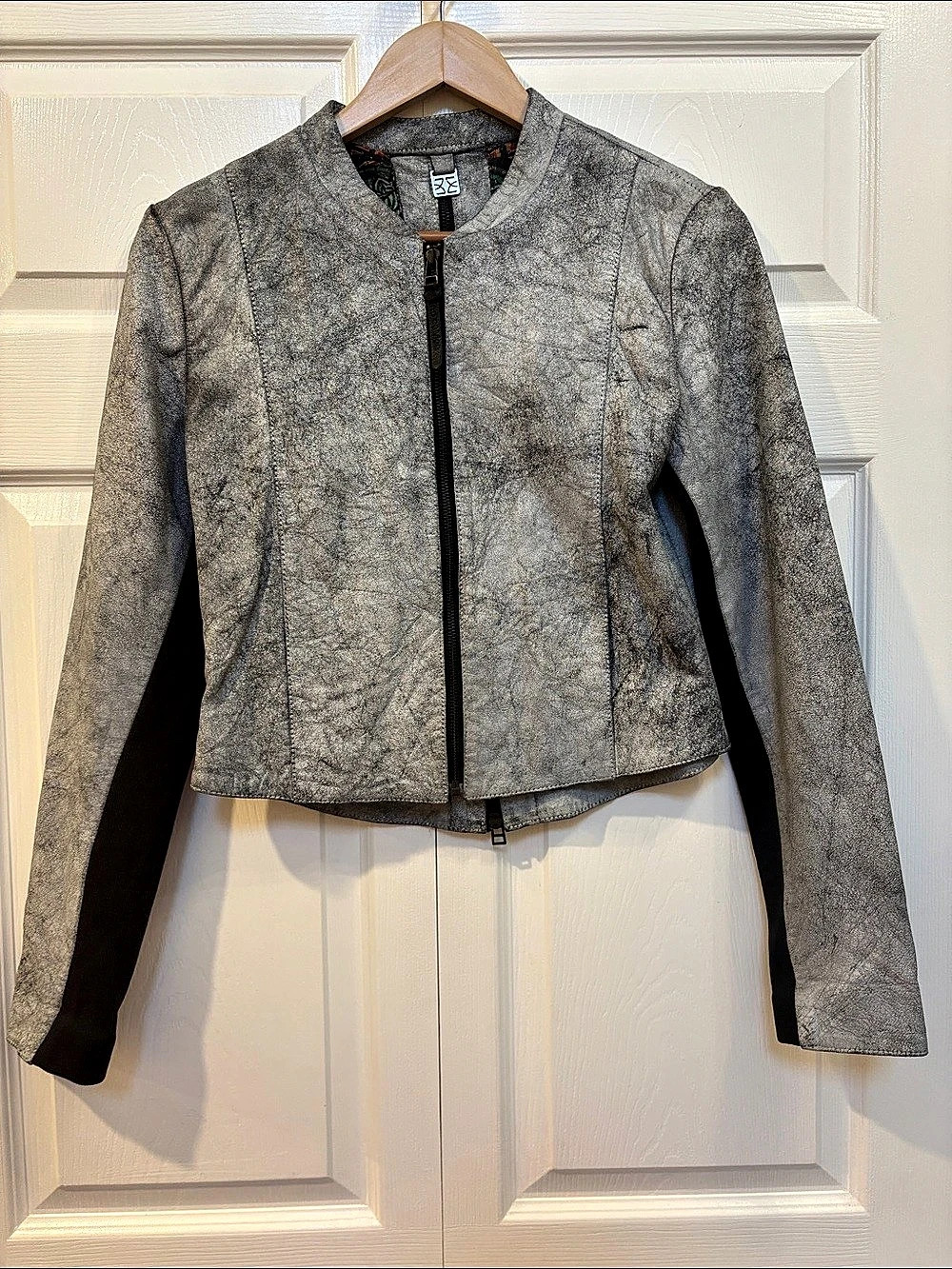 Bano eeMee Grey Genuine Leather Jacket Black Contrast Panels Like New – Size 6